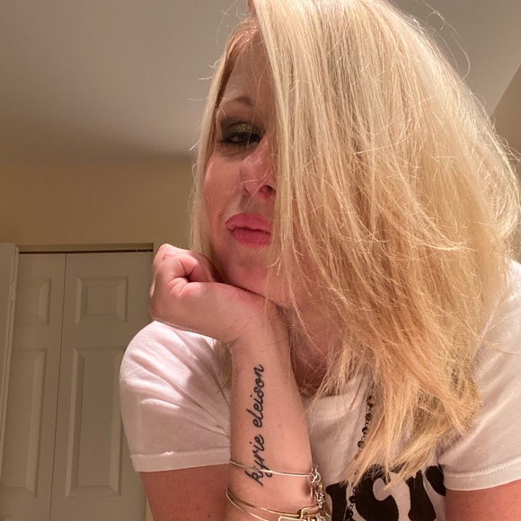 Meet your Posher, Kira - Picture 2 of 8